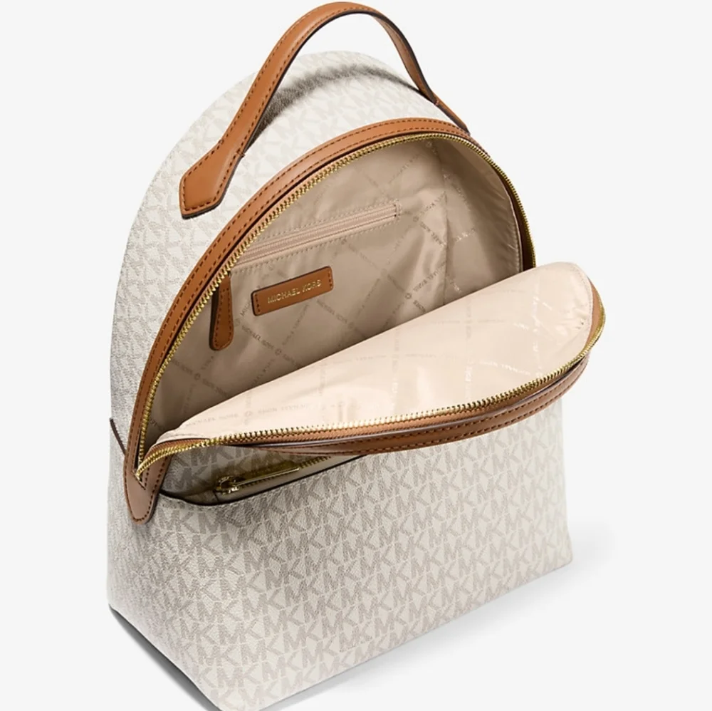 NWT Michael Kors Vanilla Medium Logo Backpack
